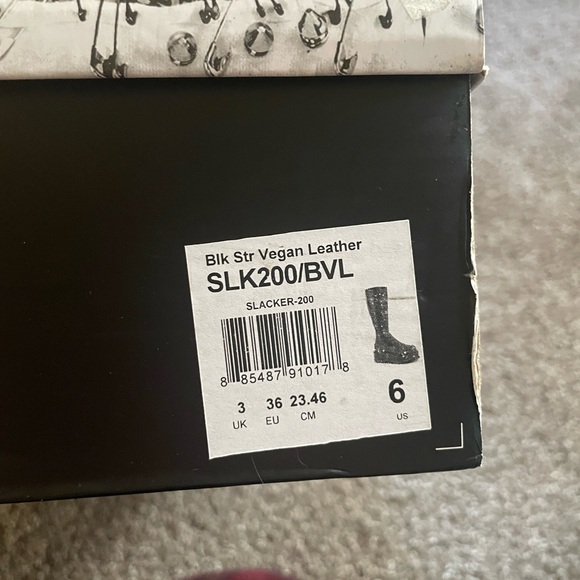 Black Platform Knee-High Boots - Picture 3 of 3